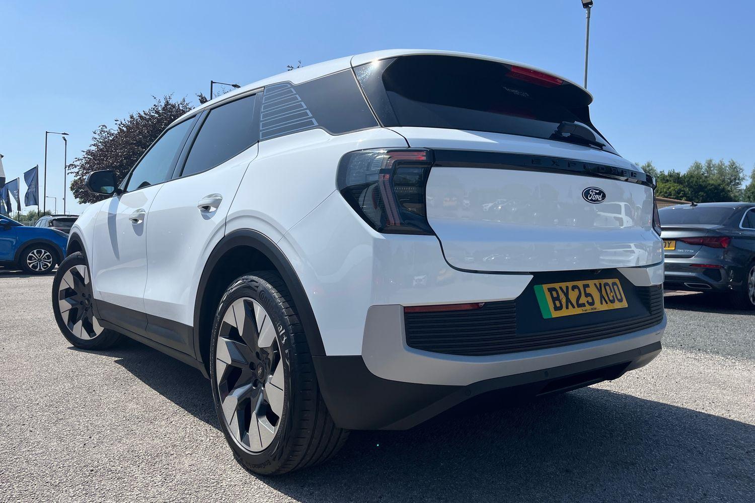 Ford Explorer Photo 37