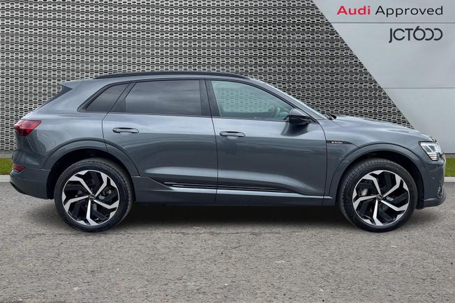 AUDI e-tron Photo 4
