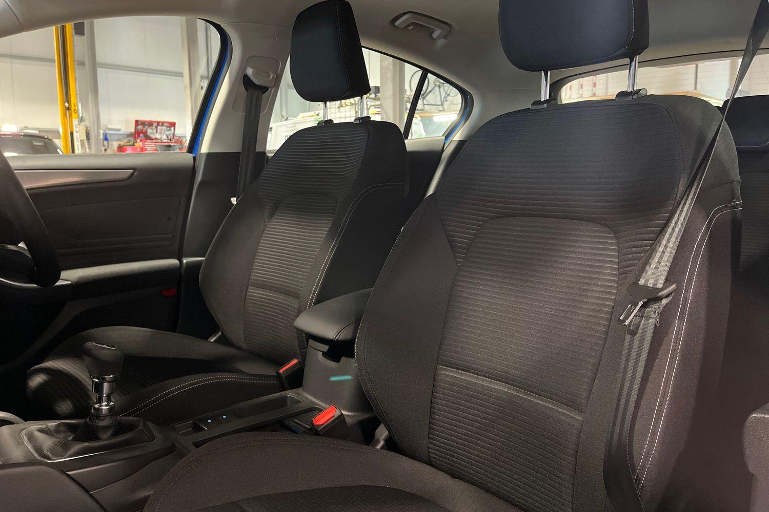 Ford Focus Photo 18