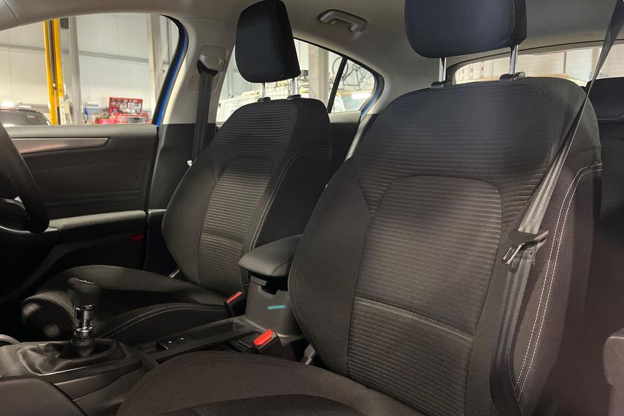 Ford Focus Photo autoimg-21dad6cd5f41ed88adec8ca35470bdc37f412682.jpg