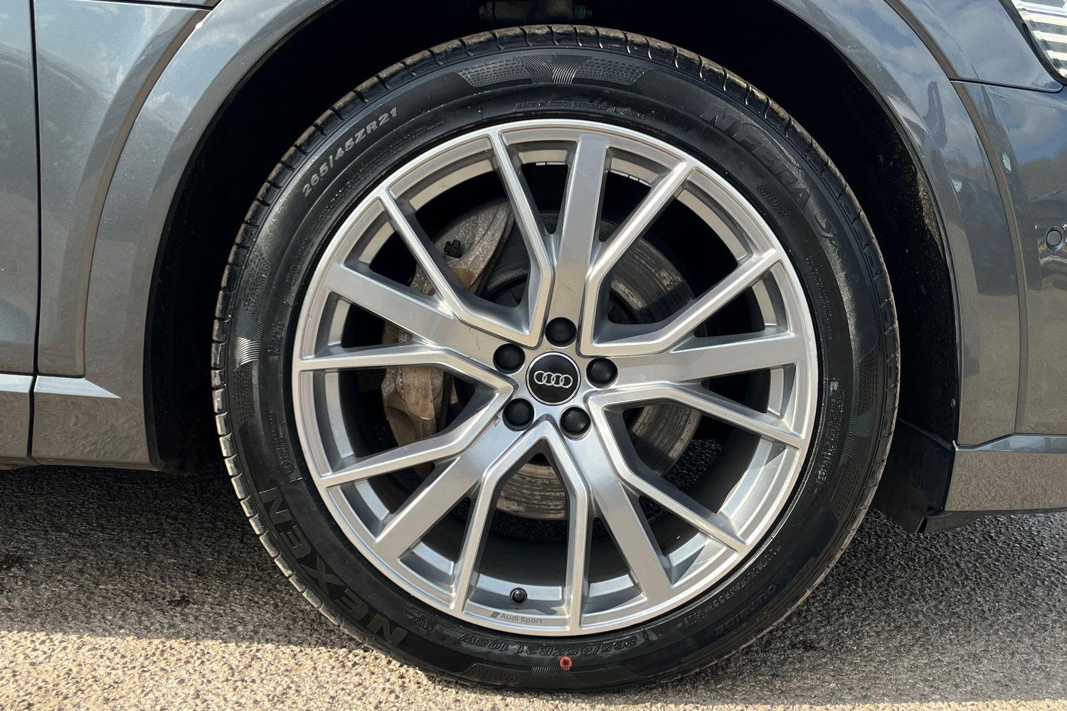 Audi e-tron Photo 7
