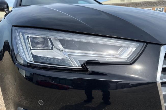 AUDI A4 Avant Photo 19