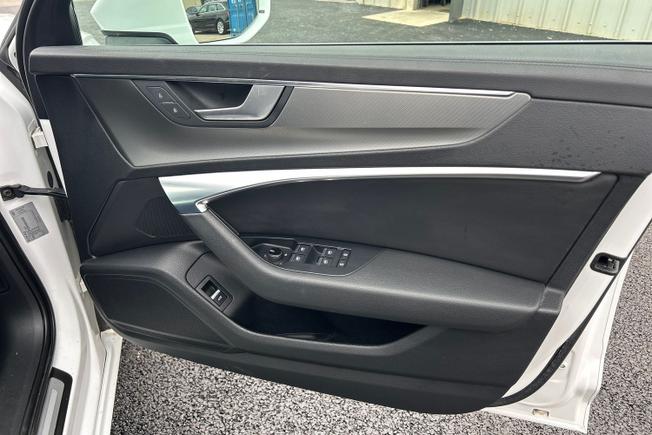 AUDI A6 Saloon Photo 37