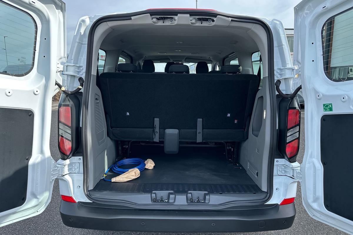 Used 2025 Ford TRANSIT CUSTOM 340 L1 PETROL FWD PHEV 232ps H1