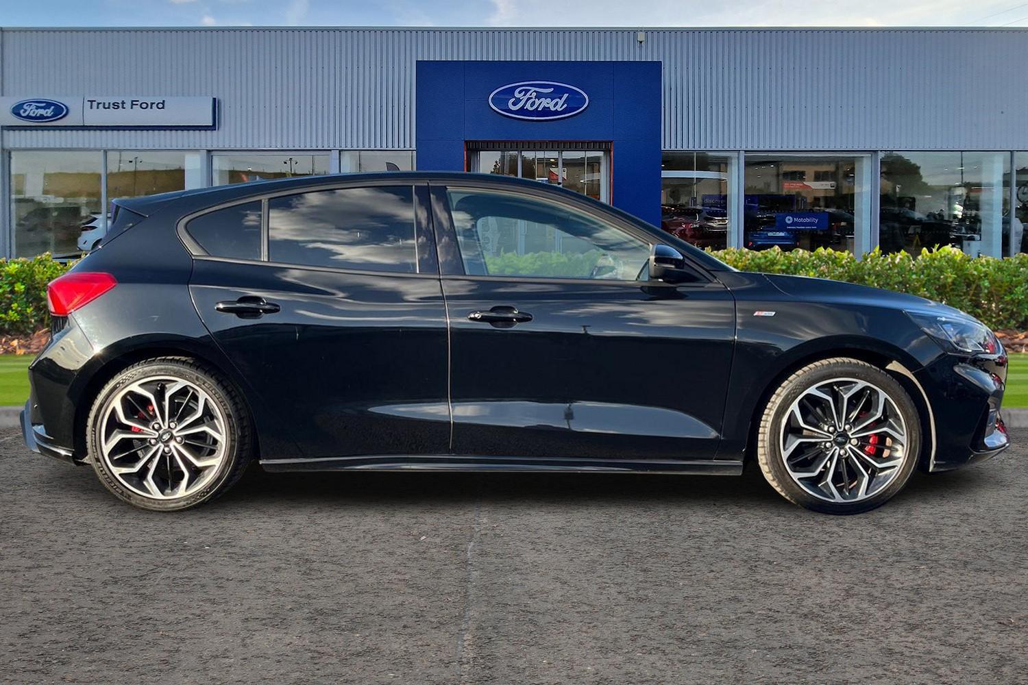 Ford FOCUS Photo 2