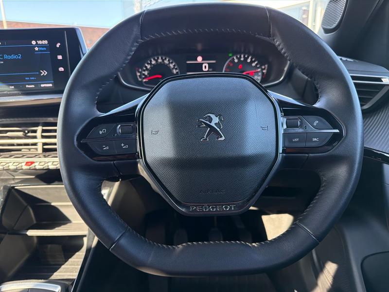 Used Peugeot 2008 MM72PWU 32