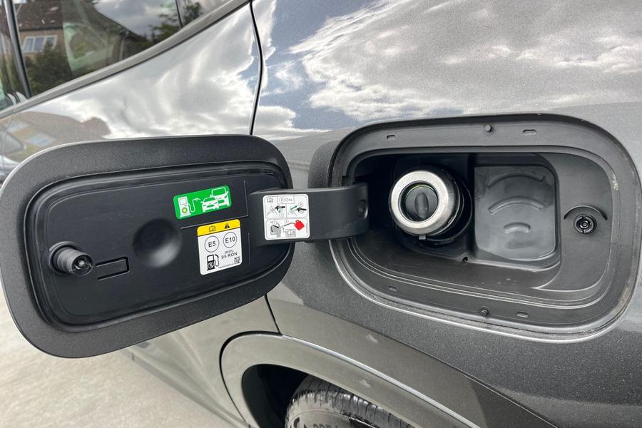 Ford Kuga Photo autoimg-21e6080fdd776d30515e449796308c8050b6a2d8.jpg