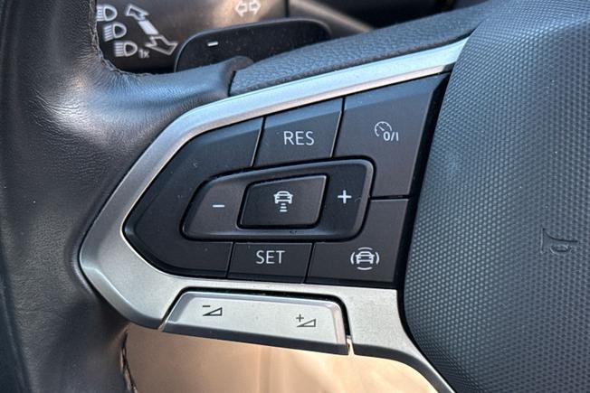VOLKSWAGEN T-Roc Photo 16