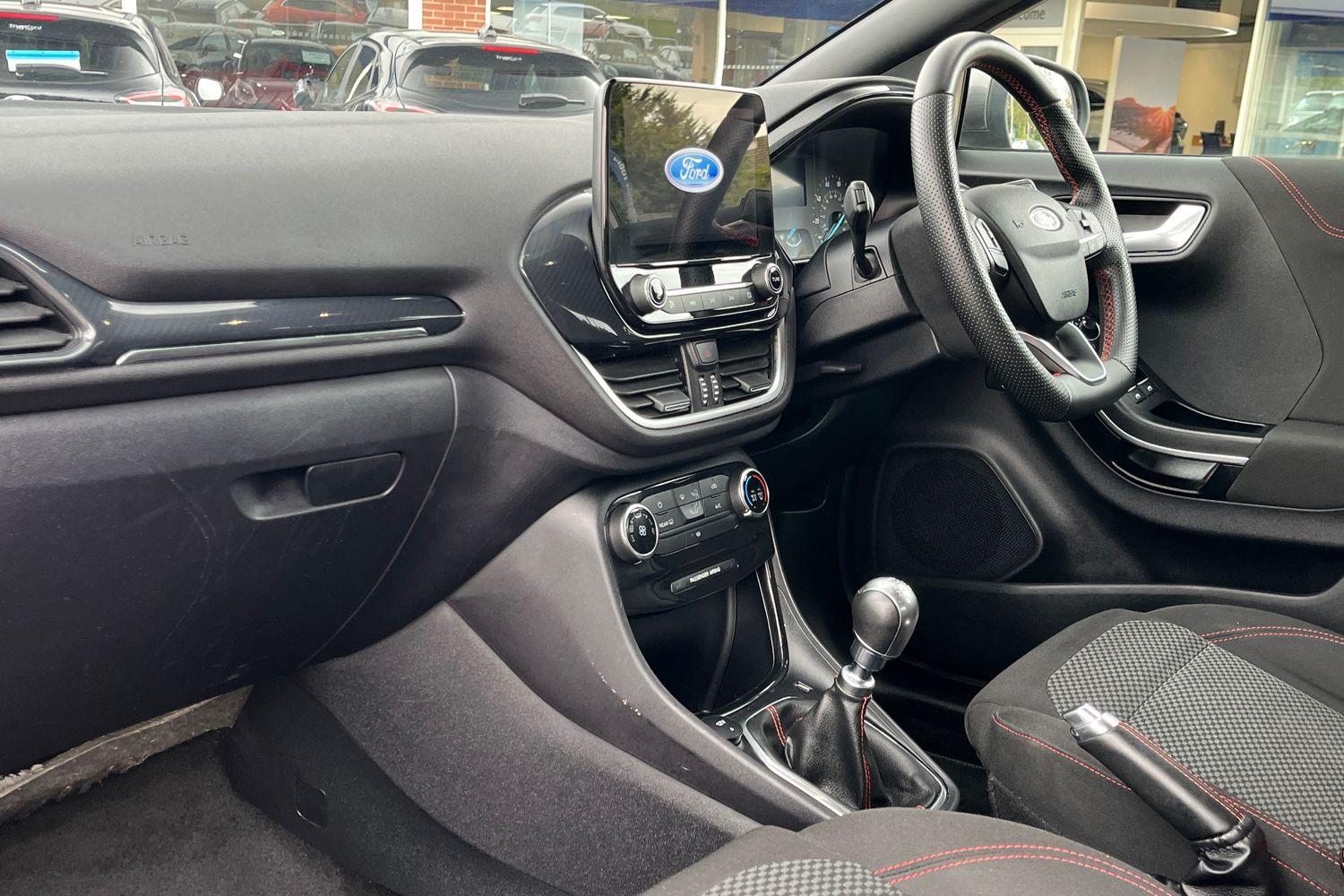 Ford PUMA Photo 17