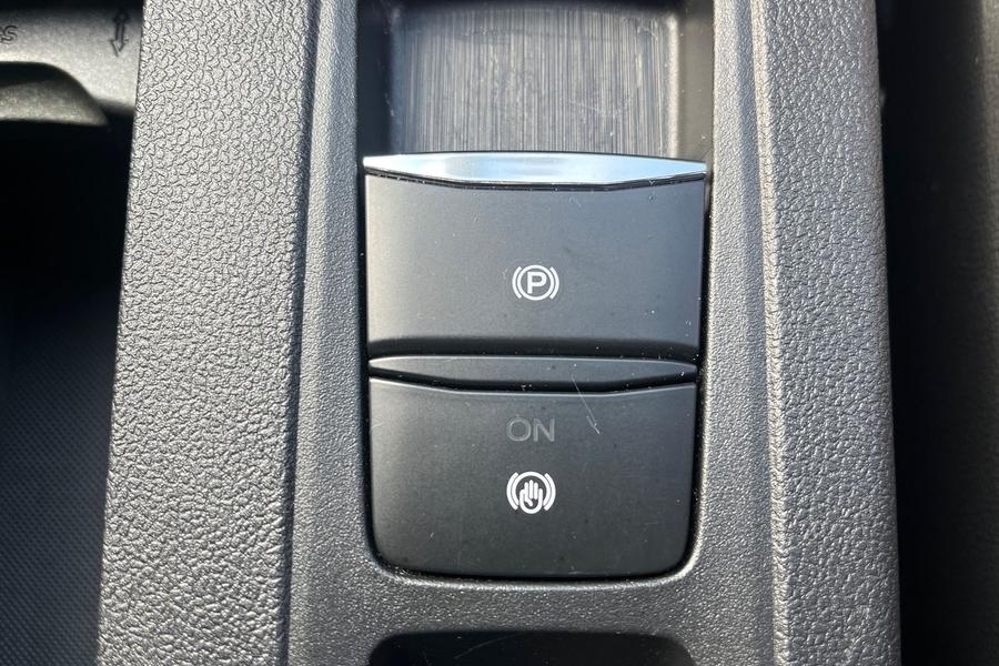 Ford KUGA Photo autoimg-21f463279c7568c0b8797992b627951f9fa91932.jpg