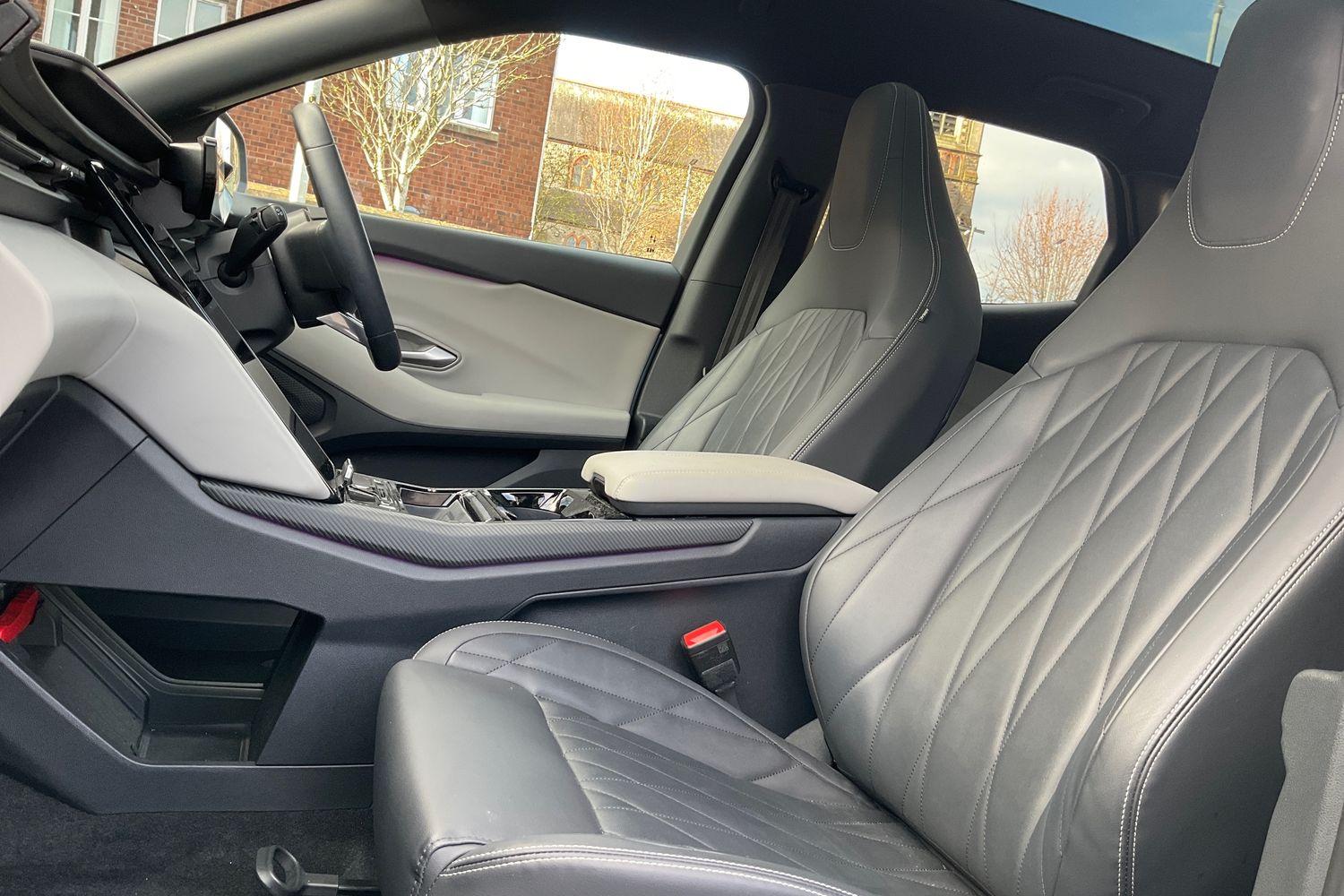 Ford Explorer Photo 18