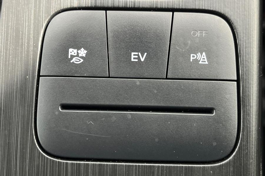 Ford Kuga Photo autoimg-21fa1bf7ecf8a4f8ebad89b29f998cf94775e66d.jpg