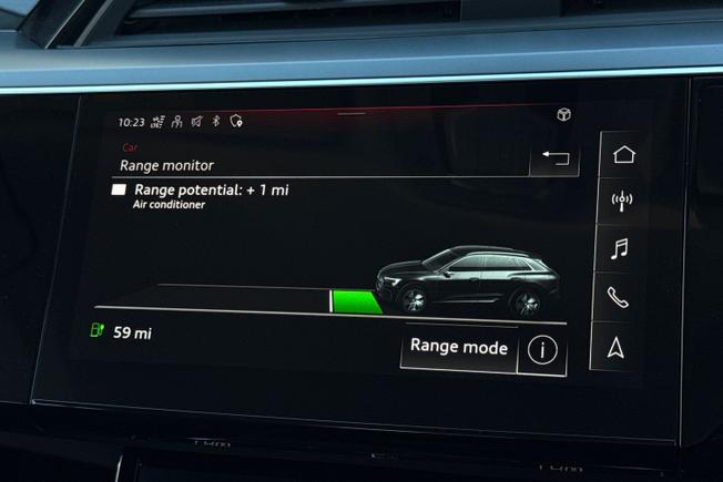 AUDI e-tron Photo 31
