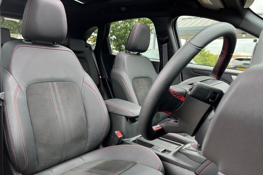 Ford Kuga Photo autoimg-2204985bd8c874759a28ed3265d08325b348850c.jpg