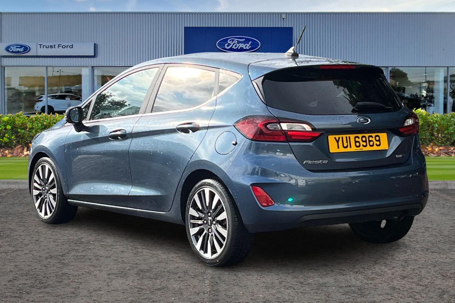 Ford FIESTA Photo 1