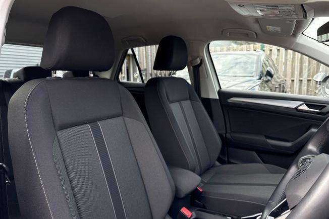 VOLKSWAGEN T-Roc Photo 27