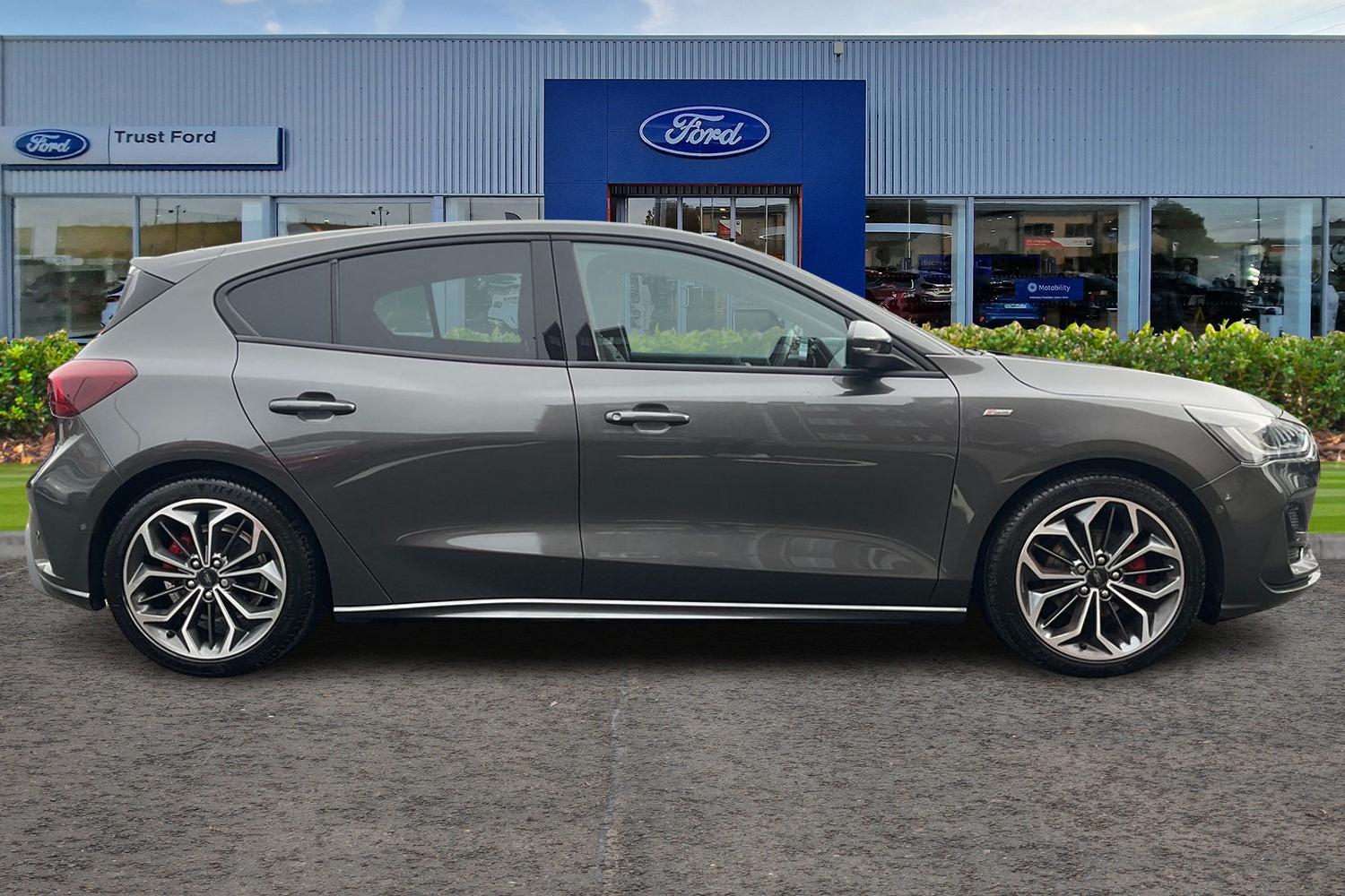 Ford FOCUS Photo 2