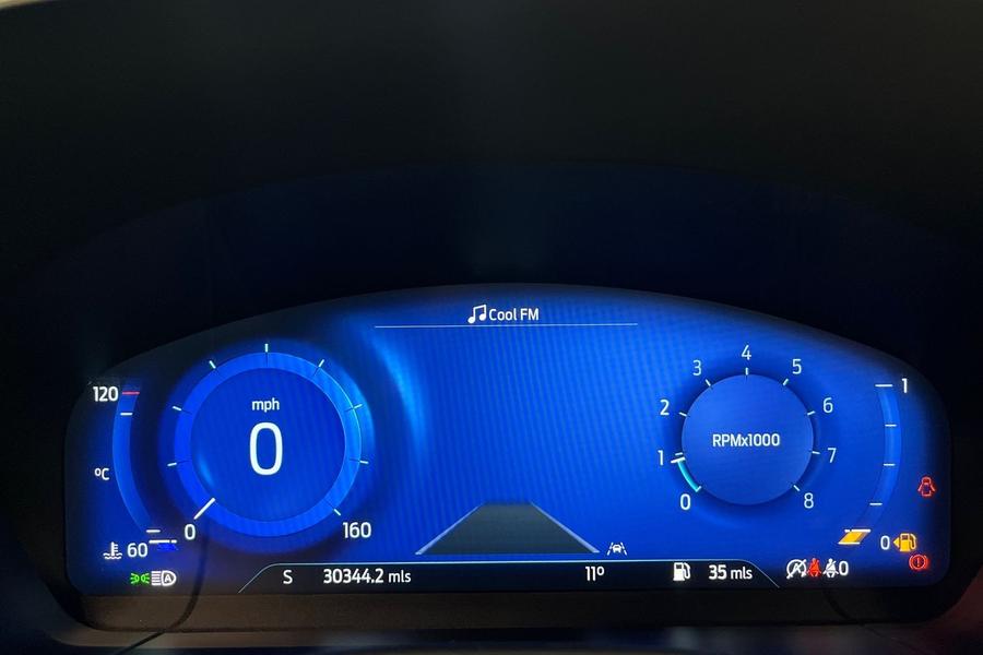 Ford KUGA Photo autoimg-2208f43fad2c1108f17a896a578588aa8652275e.jpg