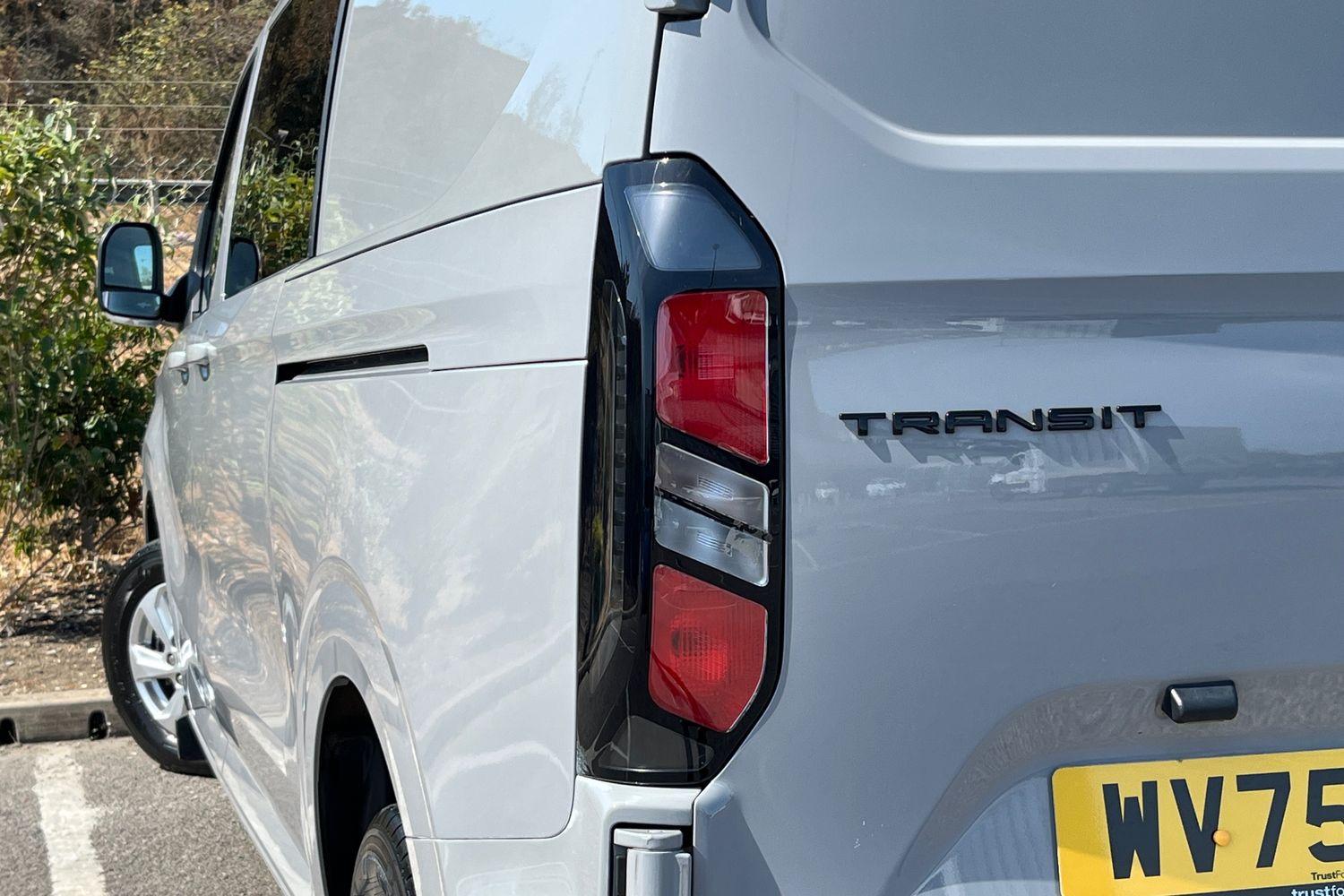 Ford TRANSIT CUSTOM Photo 28