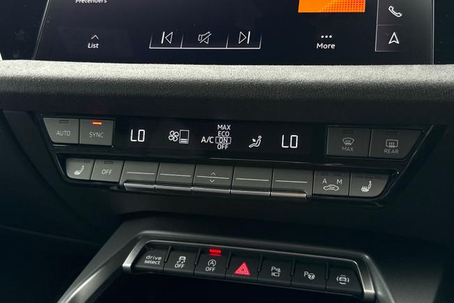 Audi S3 Photo 38