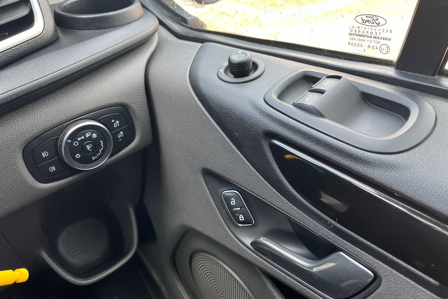 Ford TRANSIT CUSTOM Photo 20