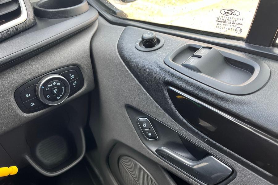 Ford TRANSIT CUSTOM Photo autoimg-220c2e57f126f7f1e3e56209b8f94a59fc9c3b1f.jpg