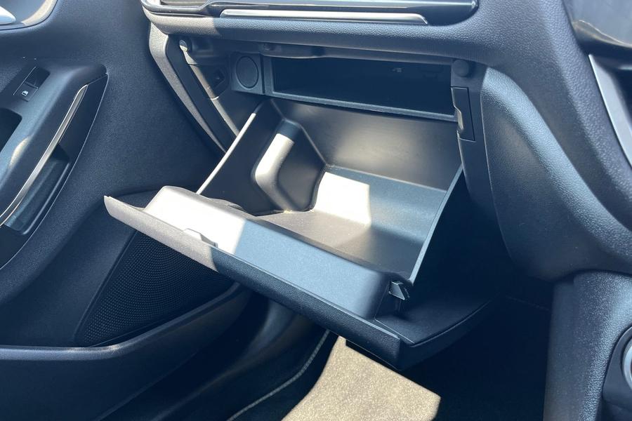 Ford FIESTA Photo autoimg-220e1d59d9890625d858a658884004de53a9490d.jpg