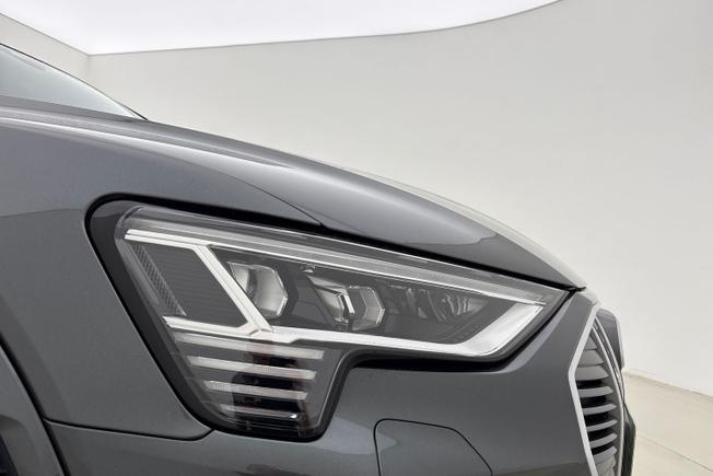 AUDI E-Tron S Photo 19