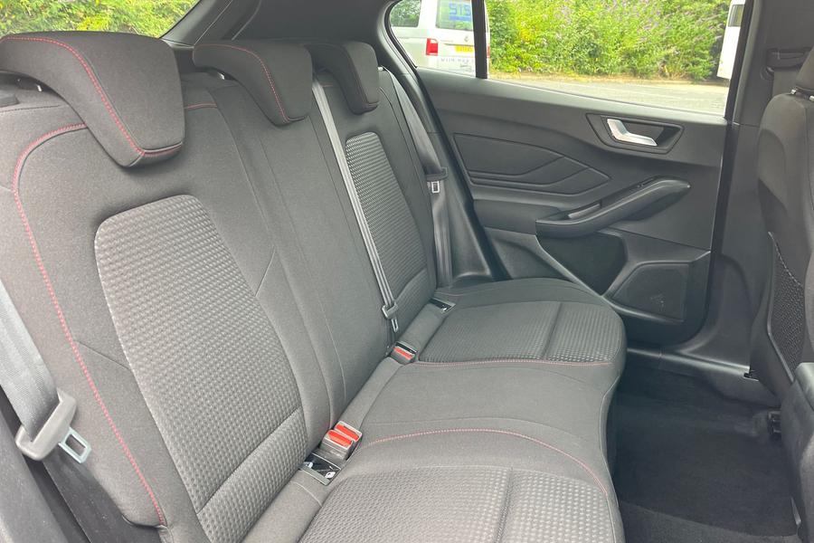 Ford FOCUS Photo autoimg-220fa4fdd63b9fb8dcb093ee32fff45e4f07eb35.jpg