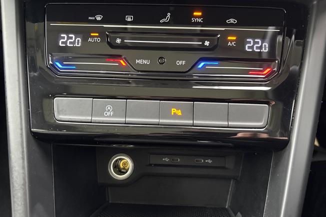 VOLKSWAGEN Touran Photo 22