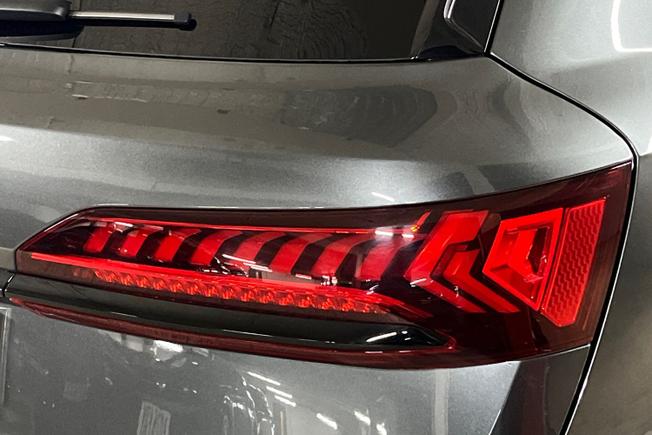AUDI Q7 Photo 18