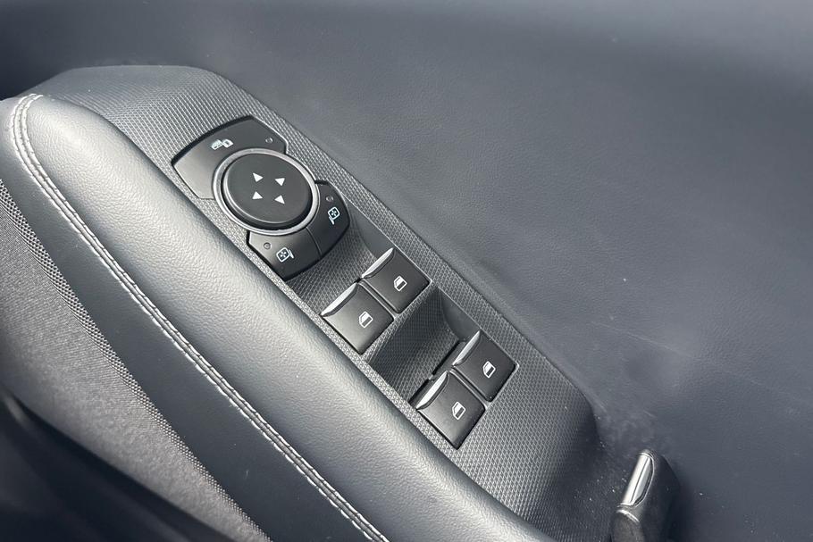 Used Ford MUSTANG MACH-E YM71GXH 16