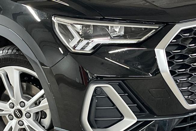 AUDI Q3 Photo 19