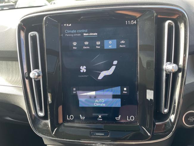 VOLVO XC40 Photo 29