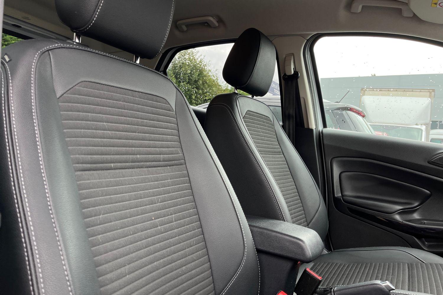 Ford ECOSPORT Photo 16