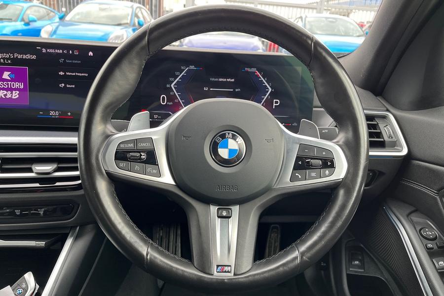 BMW 3 SERIES Photo autoimg-221cff31c3bfe64c8ed12e8a19e44bb04065a159.jpg