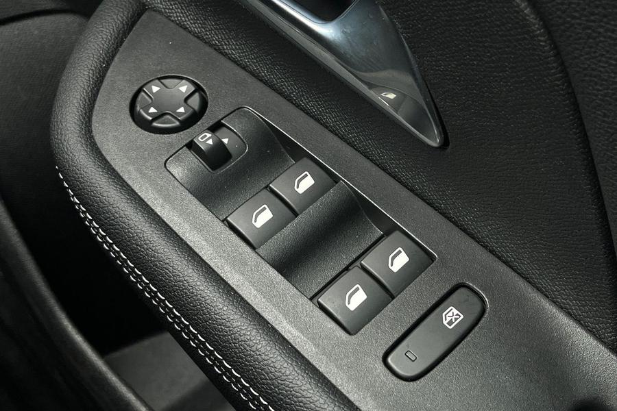 Vauxhall Mokka Photo autoimg-221f6e184ac299f93d9796476dbcb44e1c99183b.jpg