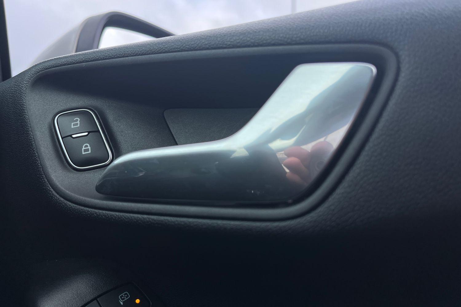 Ford FIESTA Photo 22