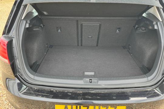 Volkswagen Golf Photo autoimg-22209e2b940bb8b2a2e4c7e7e78189dcf8f9f786.jpg