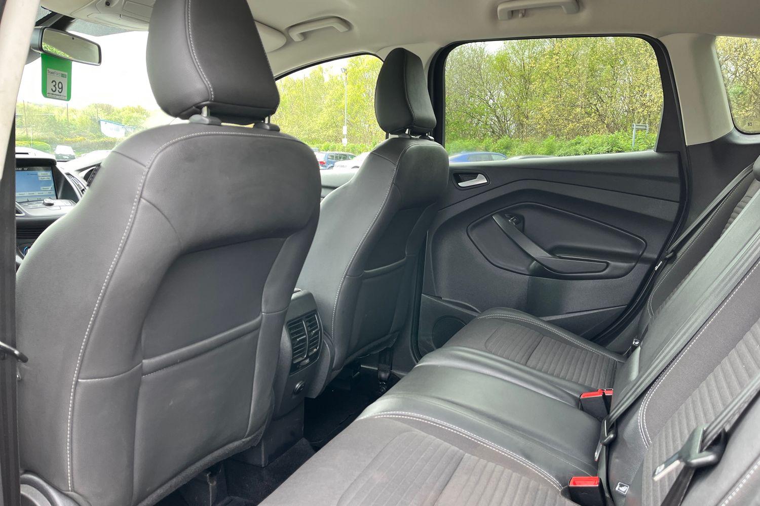 Ford KUGA Photo 35
