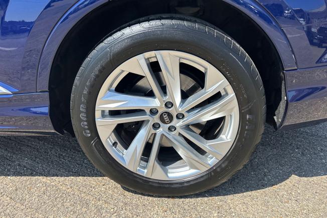 AUDI Q7 Photo 27