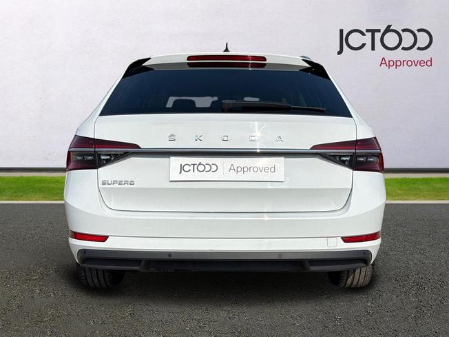 ŠKODA Superb Photo 7