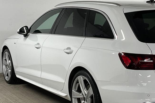Audi A4 Avant Photo 26