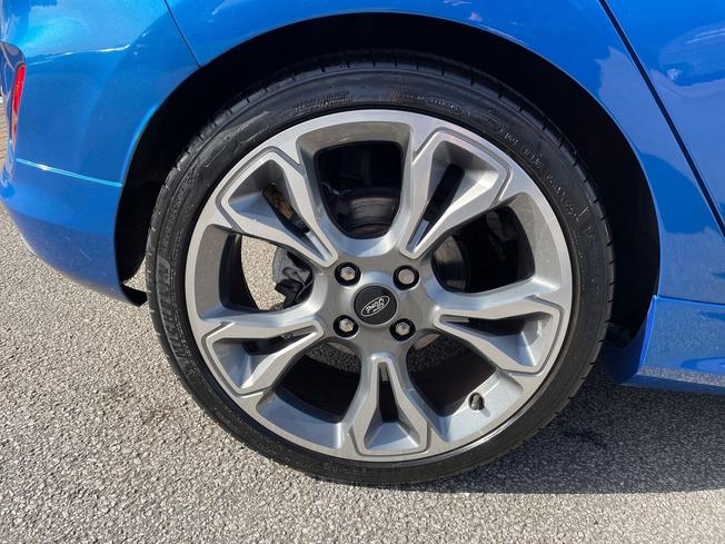 FORD Fiesta Photo 5