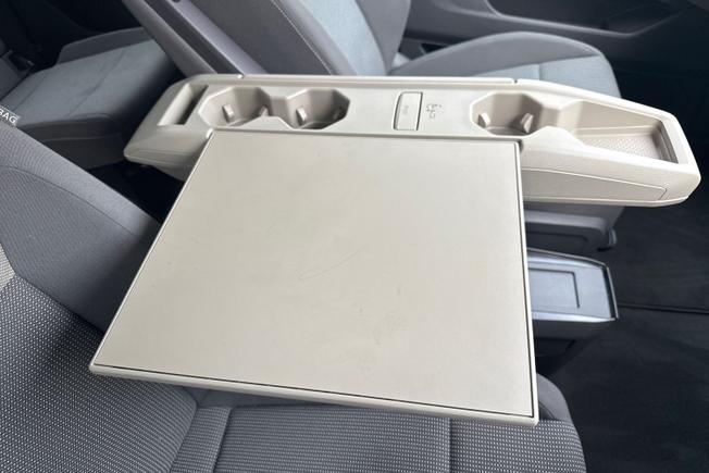 VOLKSWAGEN Multivan Photo 45