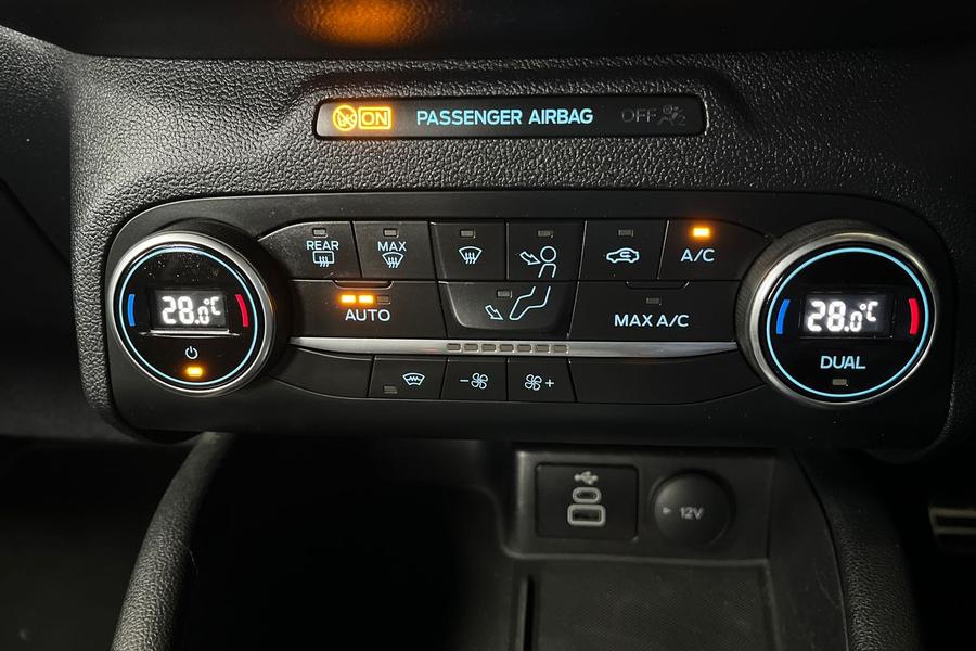 Ford Kuga Photo autoimg-223c551e2afcdb20ce38c56ec7aaf7c18aa1b9f5.jpg