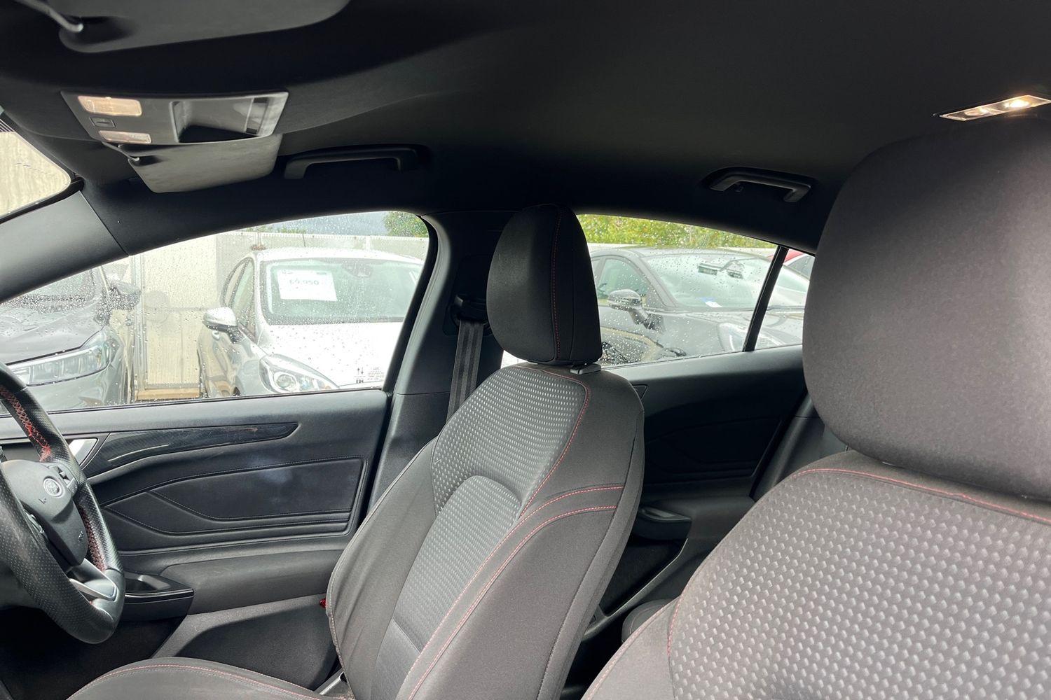 Ford FOCUS Photo 18