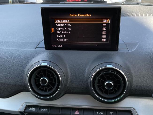 AUDI Q2 Photo 13