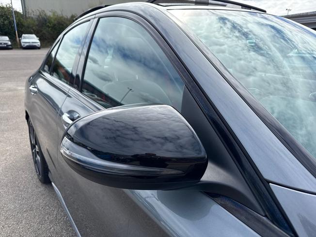 MERCEDES-BENZ C Class Photo 20