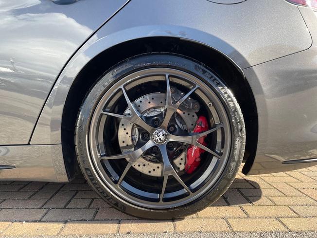 ALFA ROMEO Giulia Photo 5